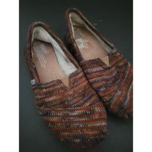 Toms  Classic Red and Brown Slip-On  Shoes Faux Fur Lining Women's Size 6.5